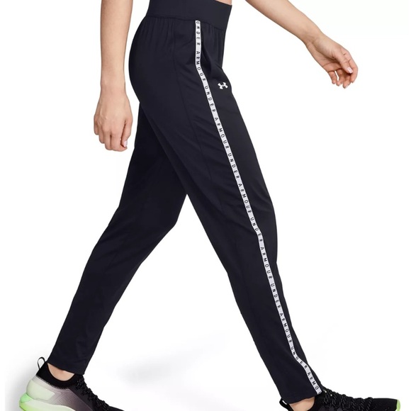 Under Armor Women’s HeatGear LooseSmall Pants Joggers - Picture 3 of 10